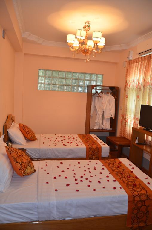 Royal Yadanarbon Hotel Μανταλέι Δωμάτιο φωτογραφία